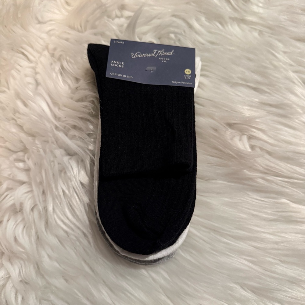 Universal Thread Womens Ankle Socks 3 Pair‎ Cotton Blend Size 4-10 NEW